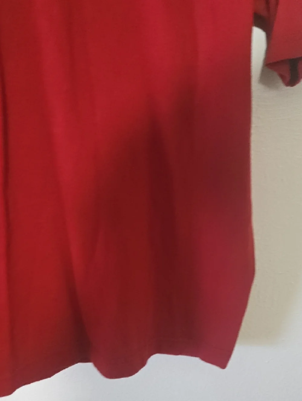 Guess Red 'Guess Jeans' Logo Short Sleeve Tee - Picture 6 of 11